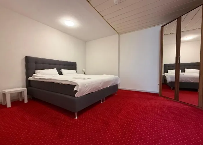 Aparthotel Hayat & 3*