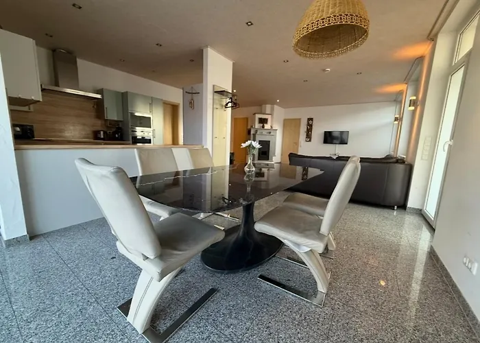 Aparthotel Hayat & 3*